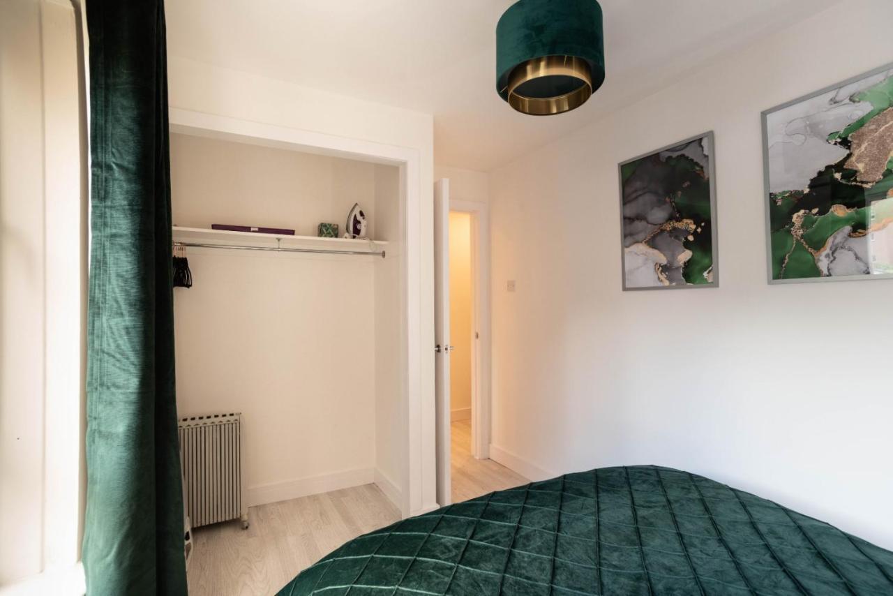 Glasgow City, West End, Private Parking Εξωτερικό φωτογραφία